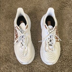 Hoka Mach 5 White Running Shoes (Very Gently Used)
